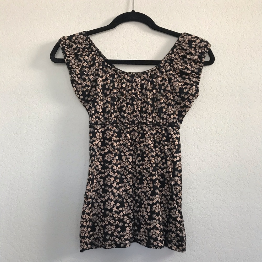 ⭐️FINAL SALE⭐️ Vero Moda Floral Pattern Blouse